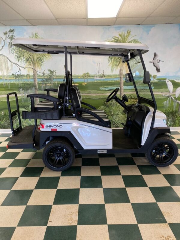 White Bintelli Beyond 2.0 Li 4 Passenger - Image 3